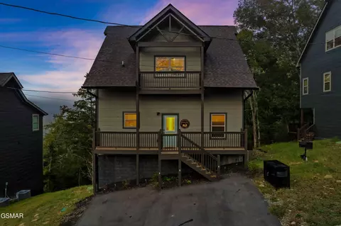 2125 Eagle Feather Dr, Sevierville, TN 37876