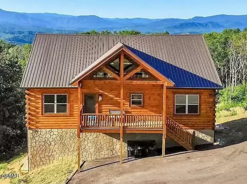2013 Starr Crest Dr, Sevierville, TN 37876