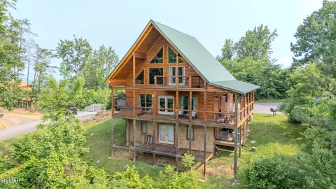810 Kings Way, Gatlinburg, TN 37738