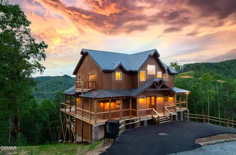 2741 Red Sky Dr, Sevierville, TN 37862