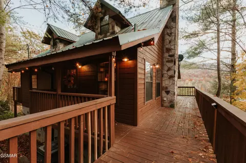 1730 Red Fox Ridge Way, Sevierville, TN 37862