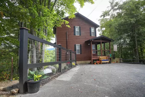 4172 Chamberlain Ln, Sevierville, TN 37862