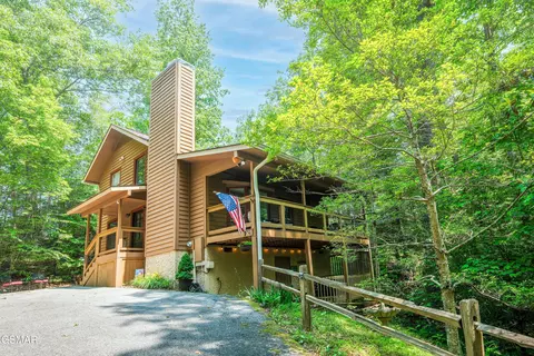 456 Patterson Ln, Gatlinburg, TN 37738