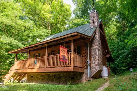 903 Hideaway Hills Cir, Sevierville, TN 37862
