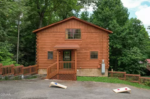 2145 E View Dr, Sevierville, TN 37876