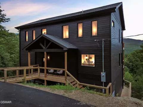 3959 Duck Hollow Rd, Gatlinburg, TN 37738