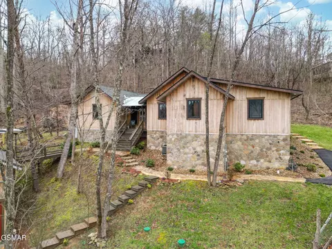 3438 Spring View Dr, Sevierville, TN 37876