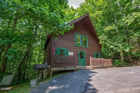 560 Wildwood Forest Way, Sevierville, TN 37876