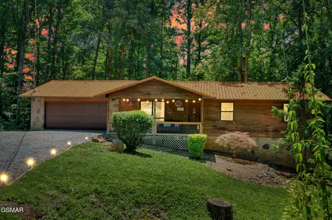 415 Owenwood Dr, Sevierville, TN 37876