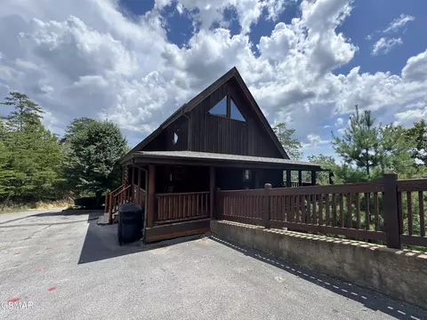 2026 Cougar Crossing Way, Sevierville, TN 37876