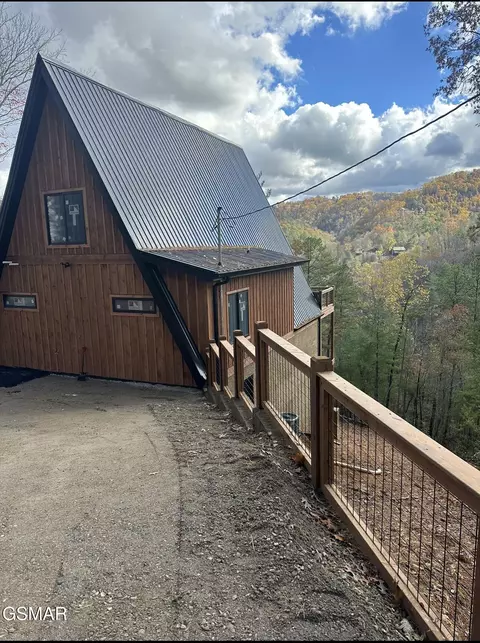 2438 Sunset Rd, Sevierville, TN 37862