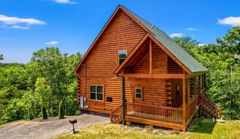 2105 Wingspan Dr, Sevierville, TN 37876