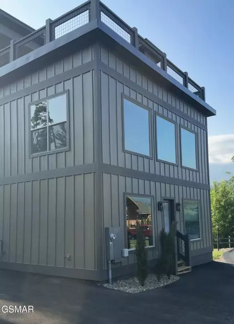 277 Laurel Oaks Way, Gatlinburg, TN 37738