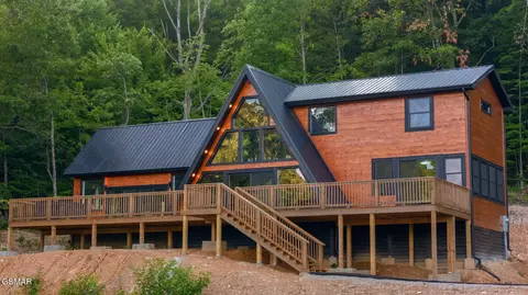 2715 Pine Crest Ln, Sevierville, TN 37876