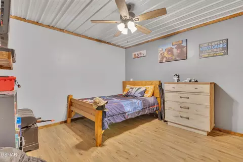 Bedroom - 1668 Goodwater Rd, Bybee, TN 37713 photo 4 of 7