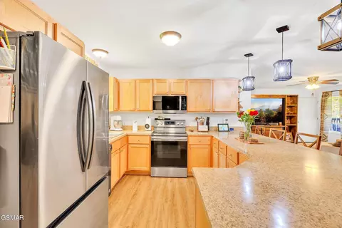 Kitchen - 1668 Goodwater Rd, Bybee, TN 37713 photo 2 of 4