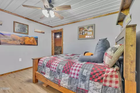 Bedroom - 1668 Goodwater Rd, Bybee, TN 37713 photo 7 of 7