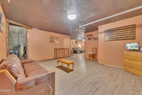 Entry Way - 1668 Goodwater Rd, Bybee, TN 37713 photo 3 of 3