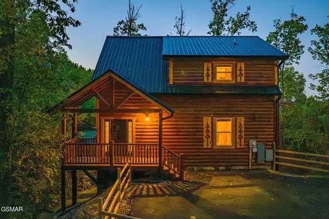 2257 Red Bud Rd, Sevierville, TN 37876