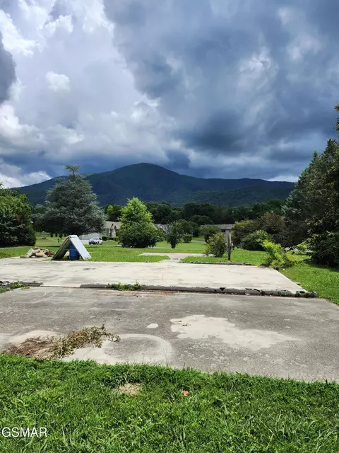 3584 Deer Field Cir, Sevierville, TN 37862