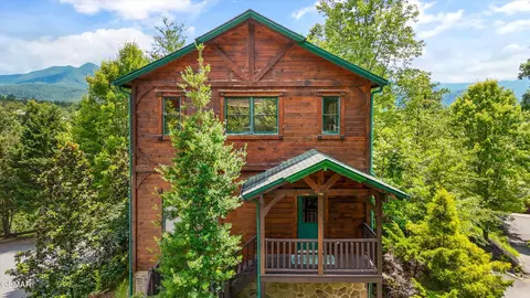 745 Mountain Stream Way, Gatlinburg, TN 37738