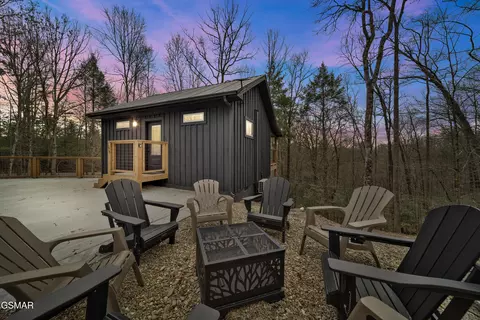 1079 Shell Mountain Rd, Sevierville, TN 37876