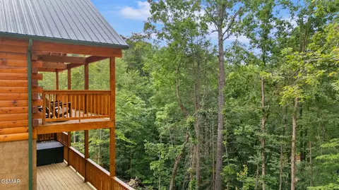 804 String Run Way, Pigeon Forge, TN 37863 photo 2