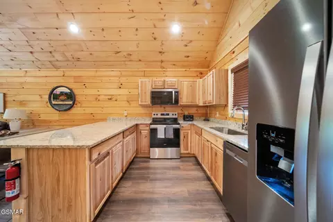 804 String Run Way, Pigeon Forge, TN 37863 photo 16