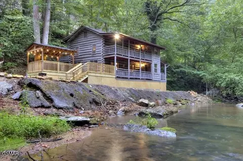 2181 Wears Valley Rd, Sevierville, TN 37862