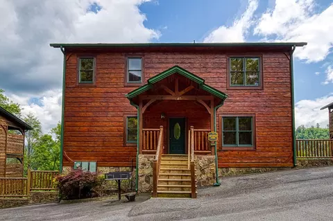 816 Resort Way, Gatlinburg, TN 37738