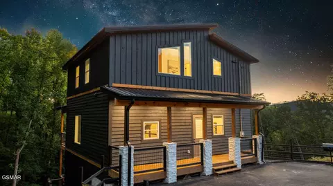 4142 Dollys Dr, Sevierville, TN 37876