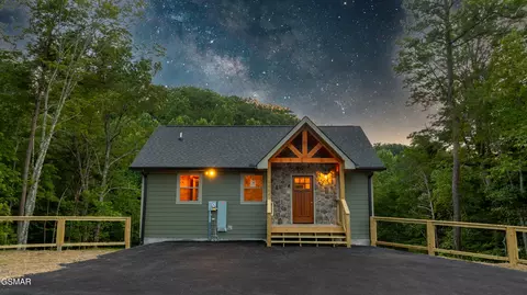 1564 Sky View Dr, Sevierville, TN 37876