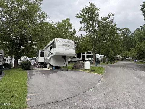 4229 E Pkwy #53, Gatlinburg, TN 37738