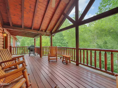 Undisclosed, Pigeon Forge, TN photo 21