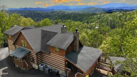 1902 Bluff Ridge Rd, Sevierville, TN 37876