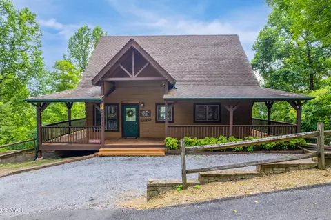 3719 Shadyview Ridge Rd, Sevierville, TN 37876