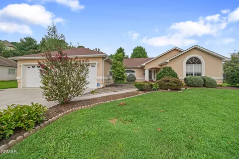 253 Lexington Pl, Sevierville, TN 37862