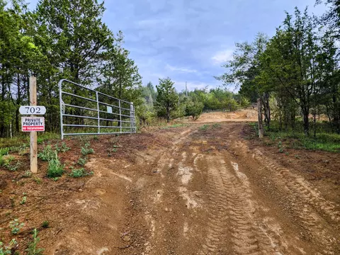 702 Driftwood Cir, Sevierville, TN 37876