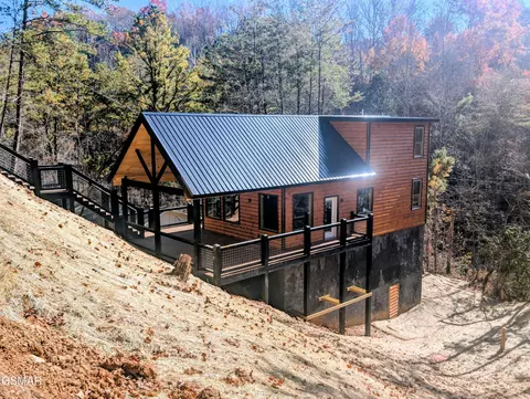 1312 Ski View Ln, Sevierville, TN 37876