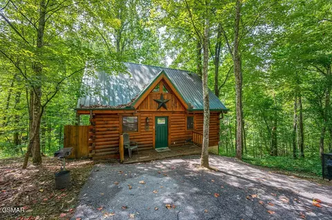 1454 Silver Poplar Ln, Sevierville, TN 37876
