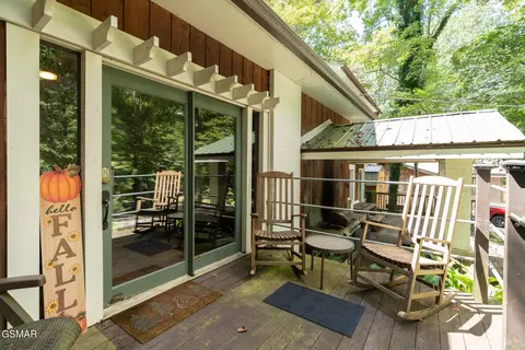 4524 E Scenic Dr, Gatlinburg, TN 37738