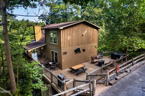 2820 Mountain View Cir, Sevierville, TN 37862