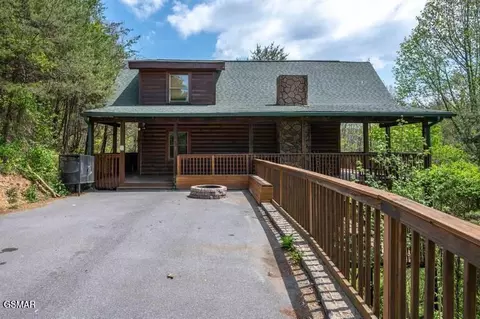 1979 E Mountain View Way, Sevierville, TN 37862