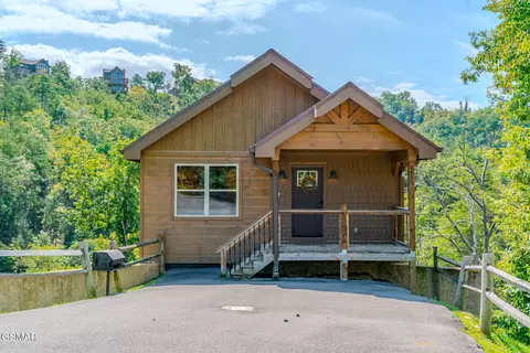 2335 River Birch Way, Sevierville, TN 37862