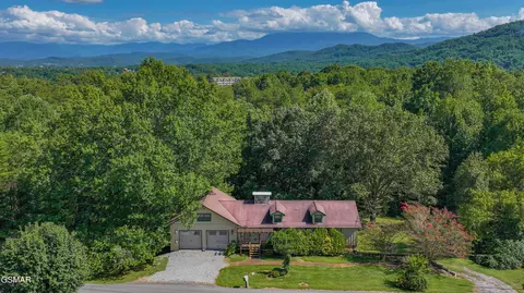 713 Lloyd Huskey Rd, Pigeon Forge, TN 37863
