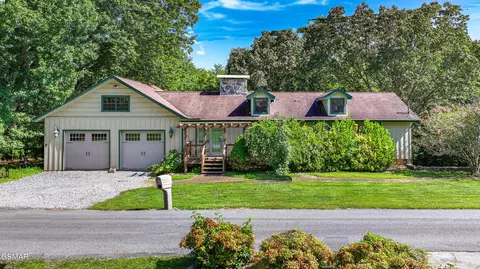 713 Lloyd Huskey Rd, Pigeon Forge, TN 37863