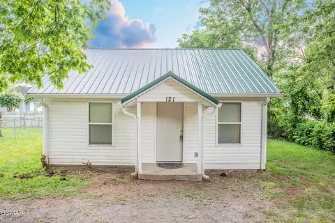 121 North Pkwy, Sevierville, TN 37876