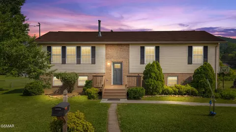 3206 Bativa Garden Ct, Sevierville, TN 37876