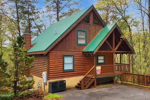 4418 Forest Vista Way, Pigeon Forge, TN 37863