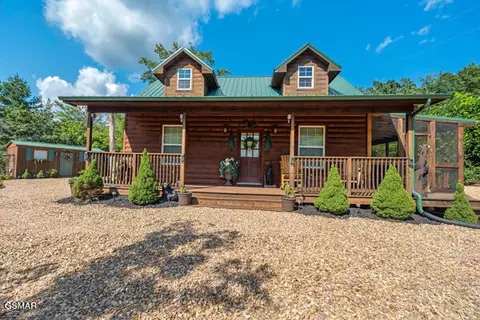 1030 Little Smoky Rd, Gatlinburg, TN 37738